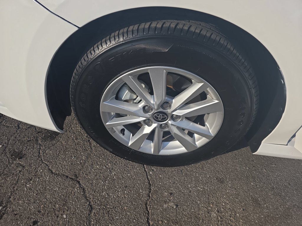 Used 2025 Toyota Camry LE FWD image 25