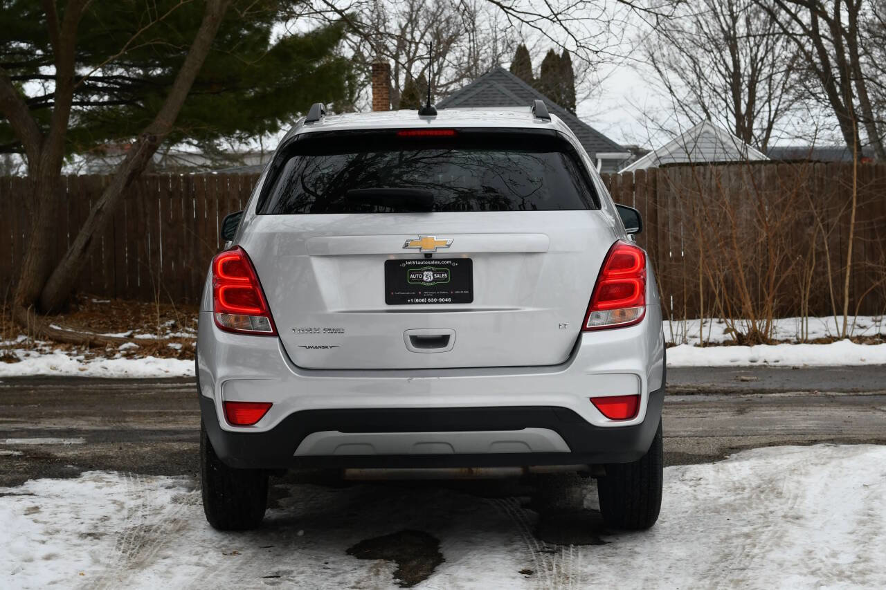Used 2018 Chevrolet Trax LT w/ LT Convenience Package image 5