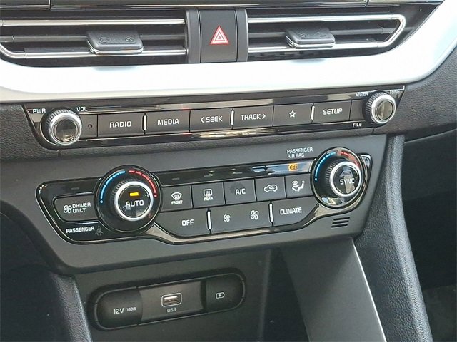 Used 2022 Kia Niro LX image 16