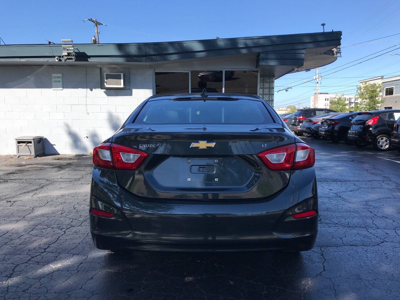 Used 2018 Chevrolet Cruze LT w/ Convenience Package FWD image 6