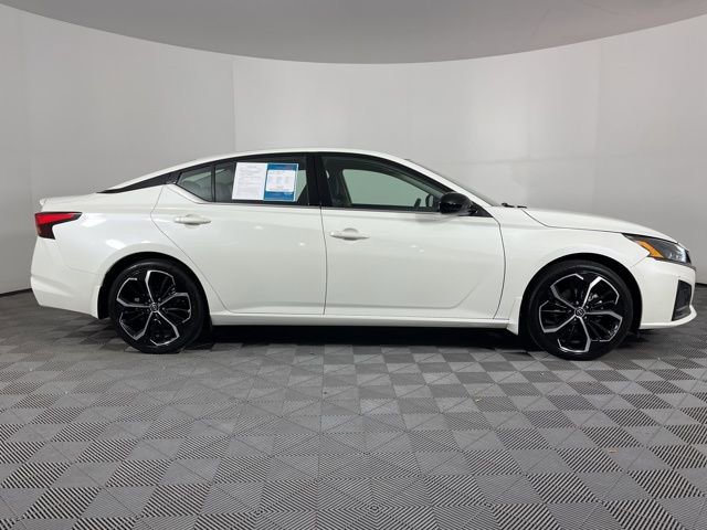 Used 2023 Nissan Altima 2.5 SR image 11