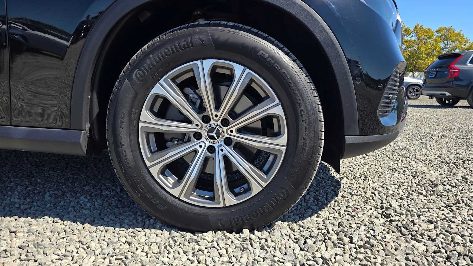 Used 2025 Mercedes-Benz GLC 300 4MATIC image 10