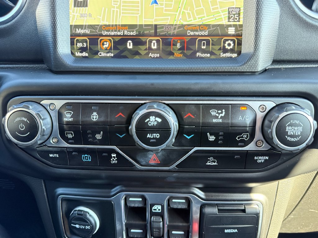 Used 2023 Jeep Wrangler Unlimited Rubicon 4xe w/ Cold Weather Group AWD/4WD image 18