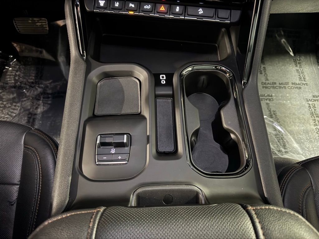 Used 2024 GMC Sierra 2500 AT4 w/ AT4 Premium Plus Package image 11