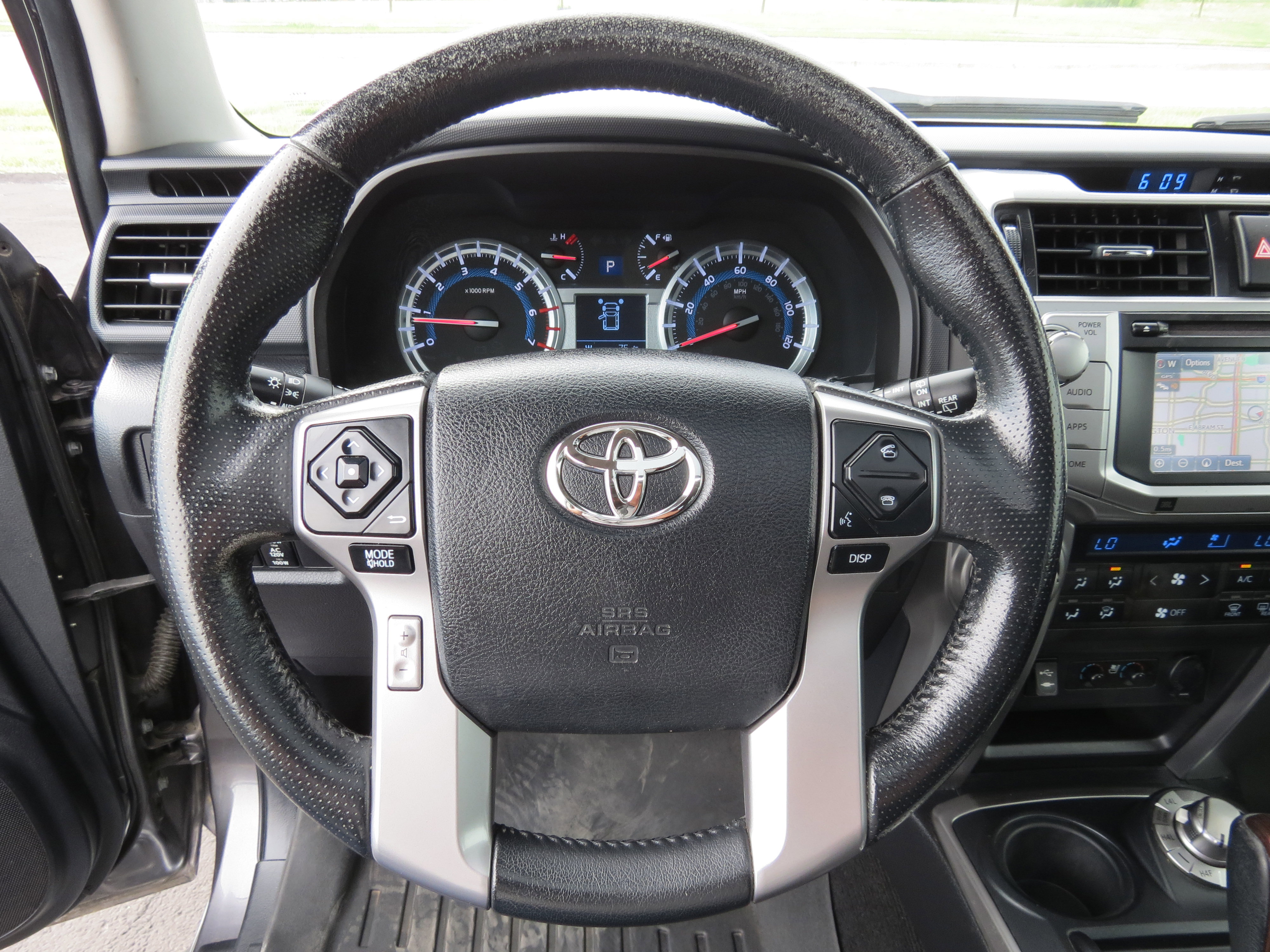 Used 2014 Toyota 4Runner Limited image 11
