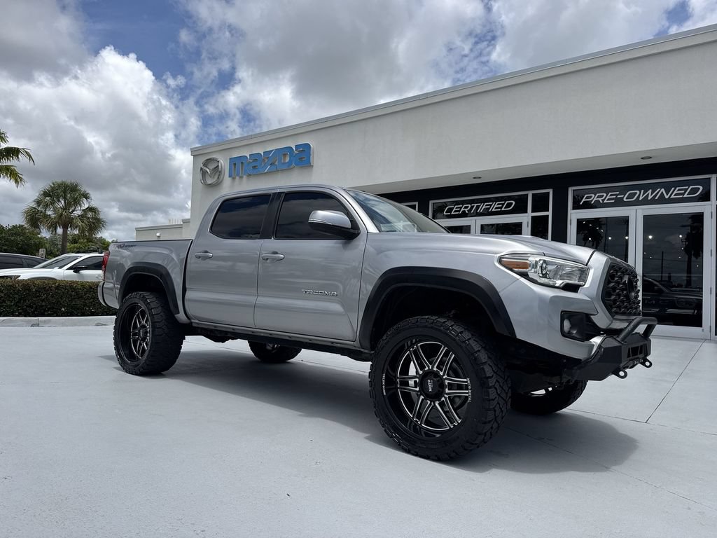 Used 2017 Toyota Tacoma TRD Sport w/ Tow Package RWD image 22
