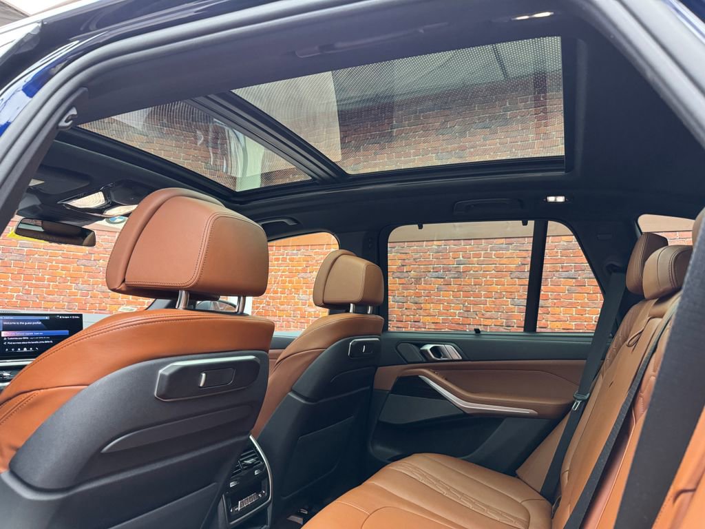 Certified 2025 BMW X5 xDrive40i w/ Executive Package AWD/4WD image 3