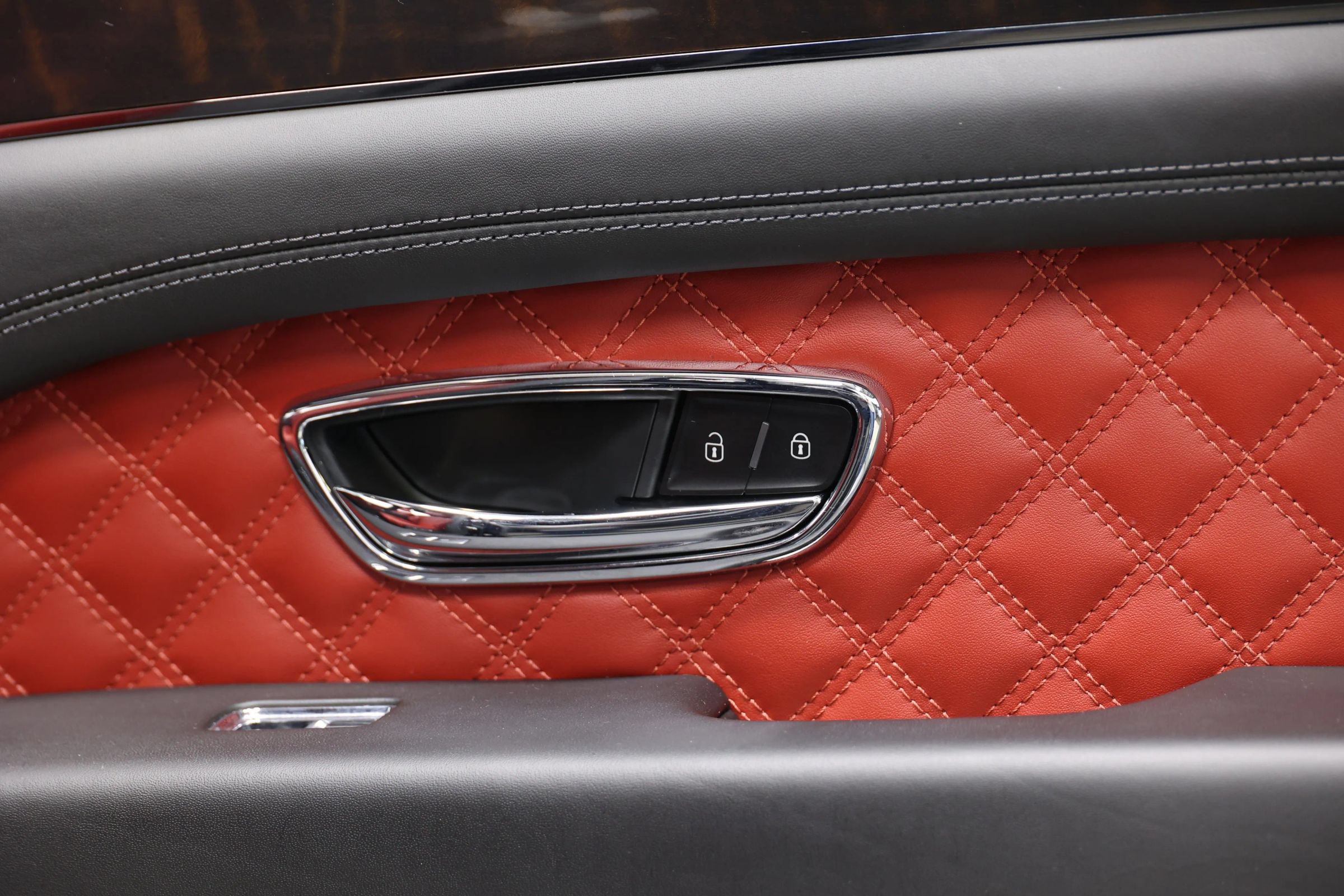 Used 2022 Bentley Bentayga AWD/4WD image 96