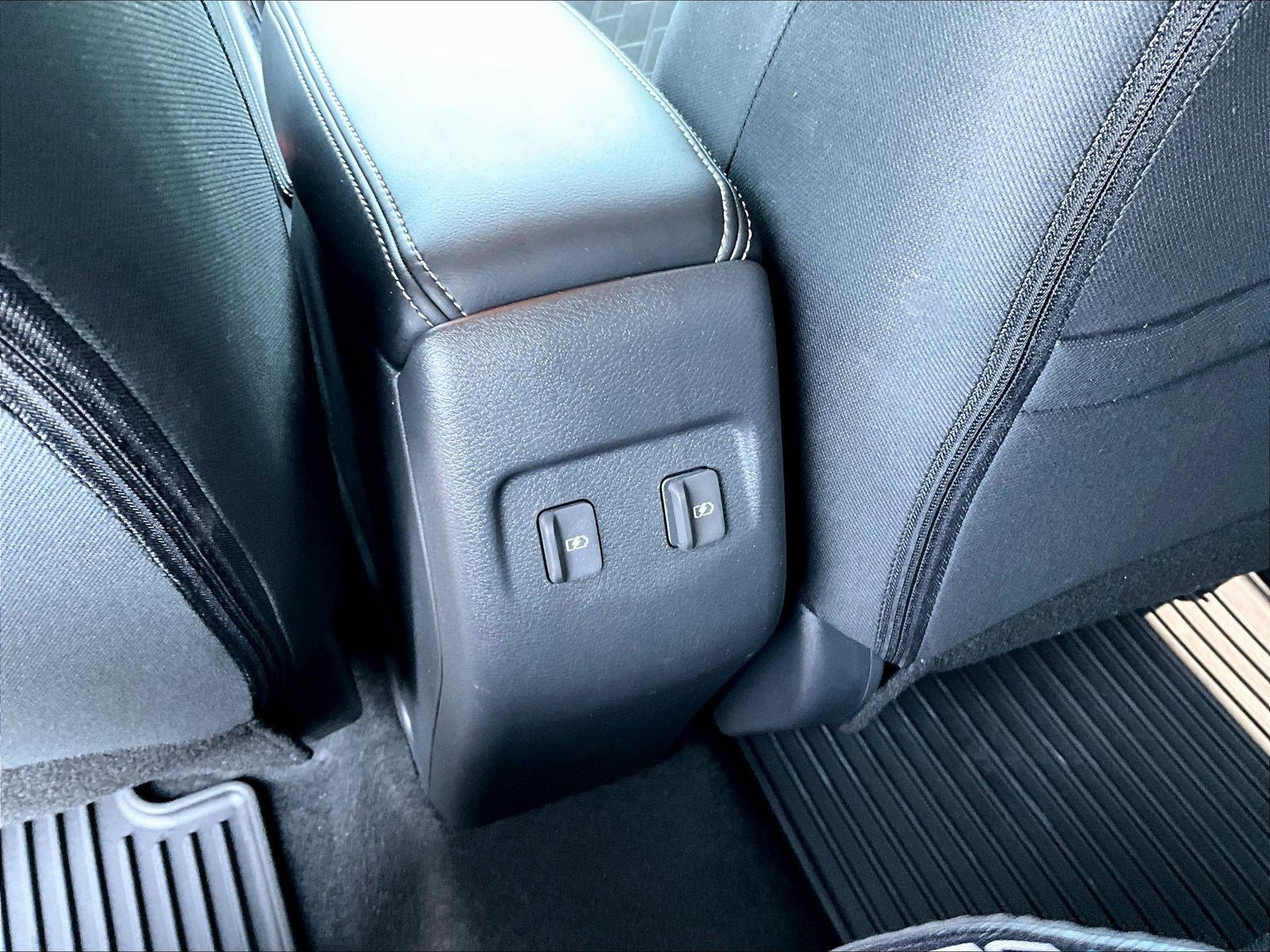 Used 2024 Nissan Kicks SV w/ Interior Electronics Package FWD image 10