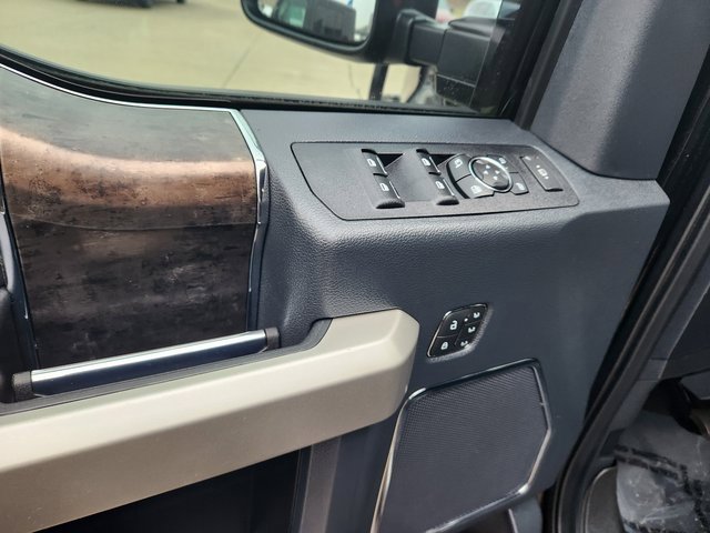 Used 2022 Ford F350 Lariat w/ Black Appearance Package image 13