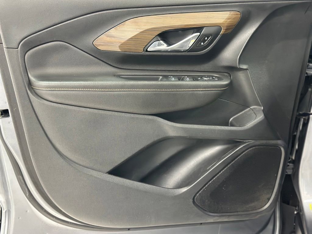 Used 2020 GMC Terrain SLE w/ Elevation Edition FWD image 15