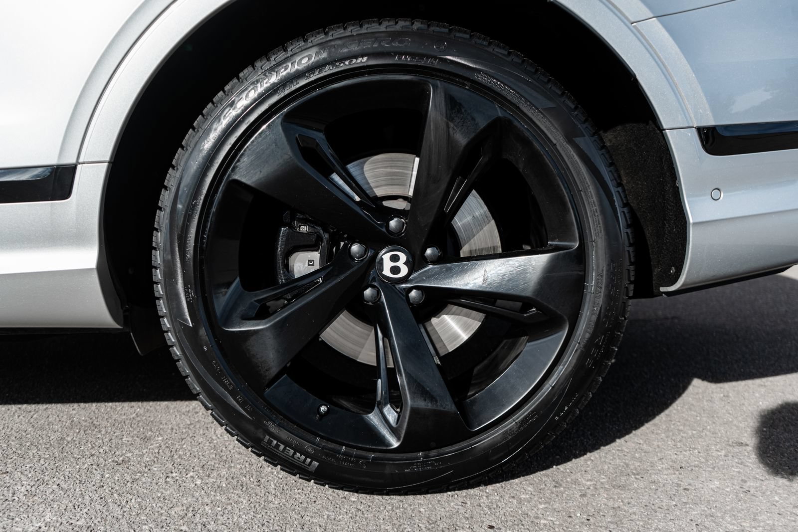 Certified 2023 Bentley Bentayga Extended Wheelbase AWD/4WD image 7
