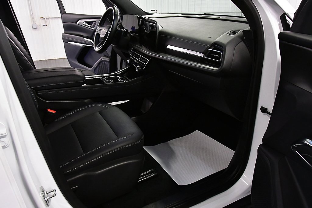 Used 2025 Chevrolet Traverse LT image 26