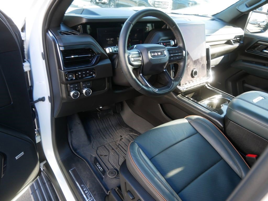 Certified 2025 GMC Yukon XL AT4 w/ AT4 Premium Package AWD/4WD image 12