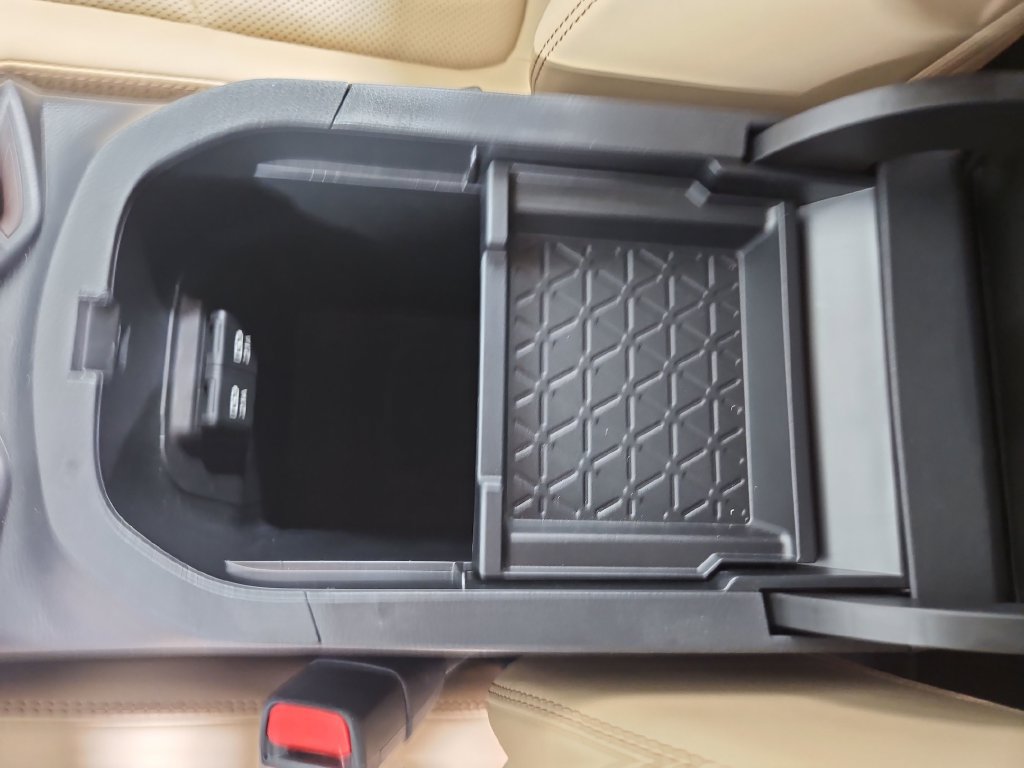 Used 2019 Toyota RAV4 Limited AWD/4WD image 25