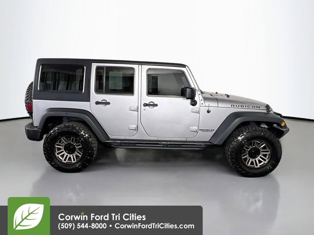 Used 2016 Jeep Wrangler Unlimited Rubicon w/ Connectivity Group AWD/4WD image 18