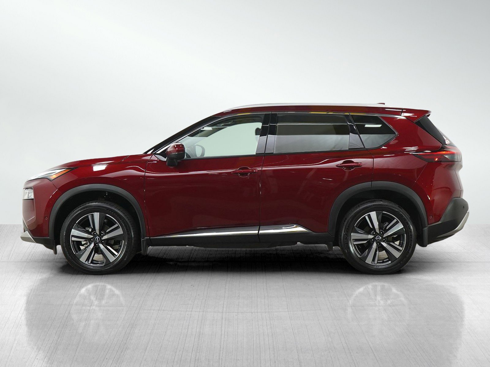 Used 2023 Nissan Rogue Platinum AWD/4WD image 2