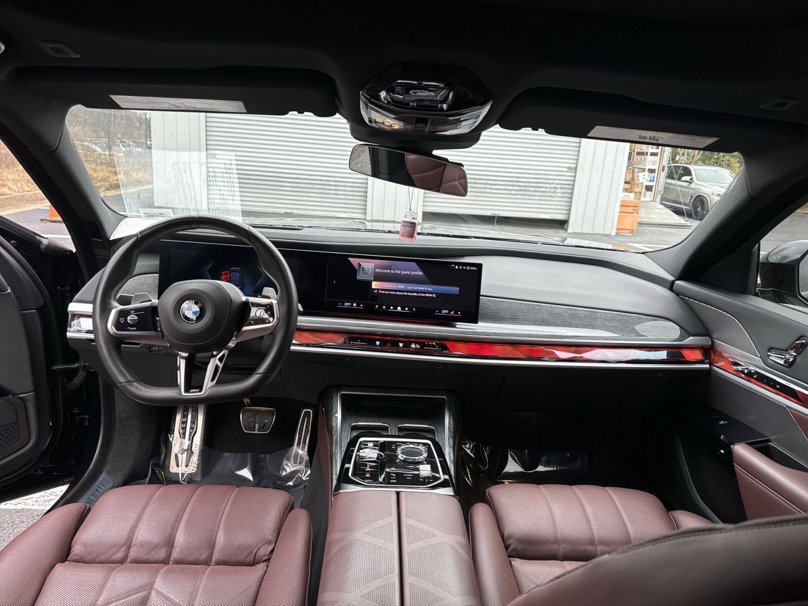 Used 2023 BMW 760i xDrive image 12