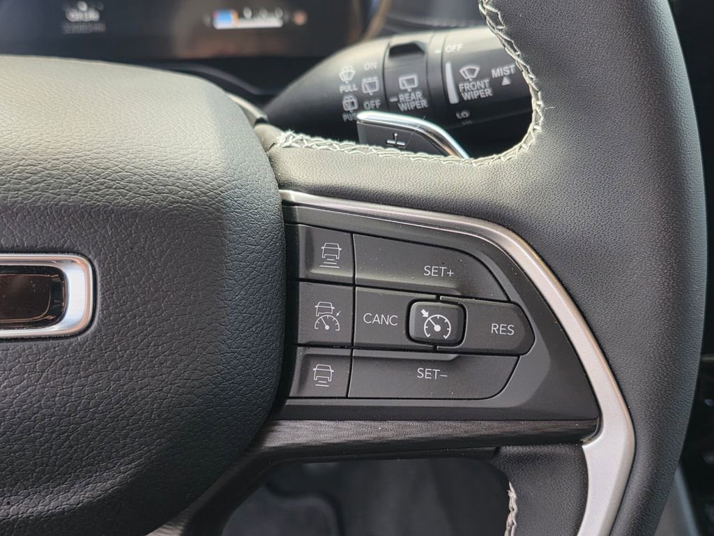 Used 2024 Jeep Grand Cherokee L Altitude image 17