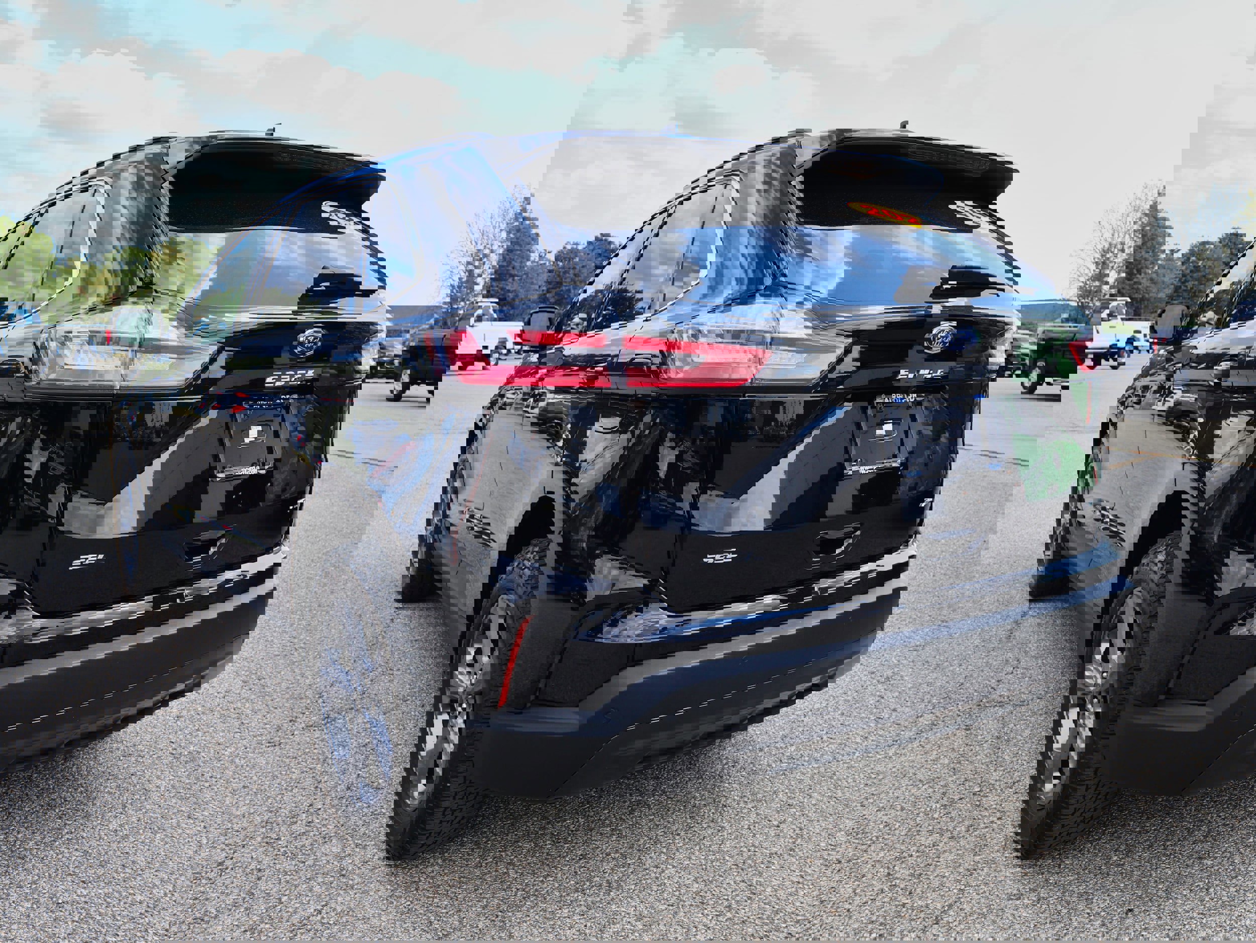 Used 2022 Ford Edge SEL w/ Sport Appearance Package image 3