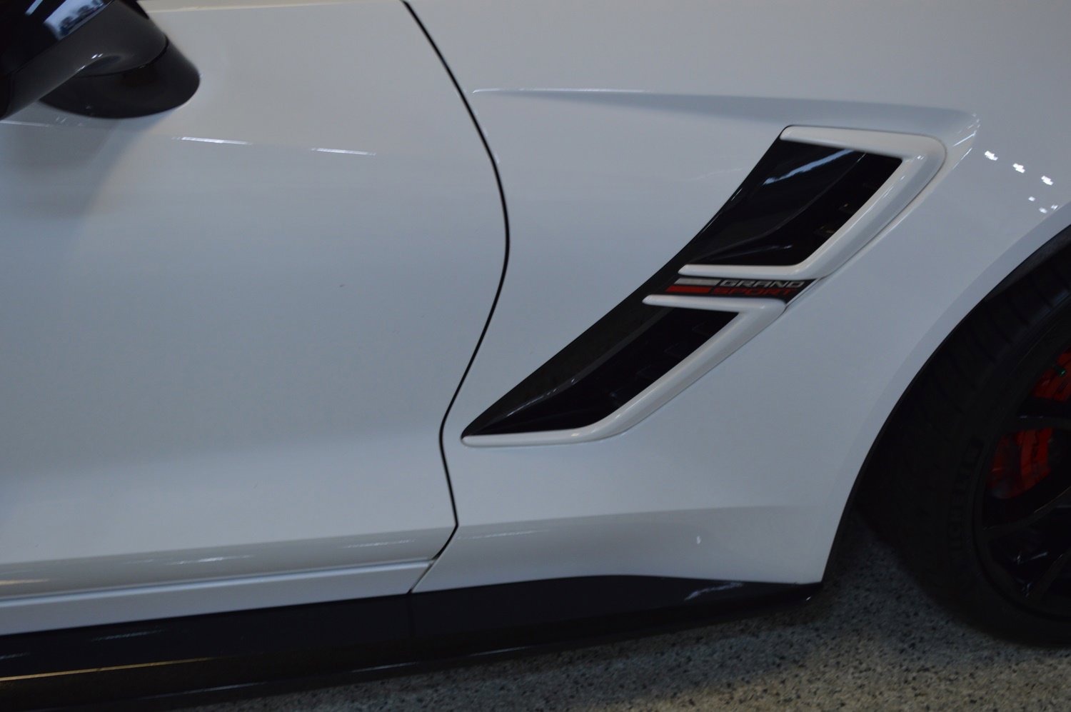 Used 2019 Chevrolet Corvette Grand Sport w/ Carbon Flash Badge Package image 10