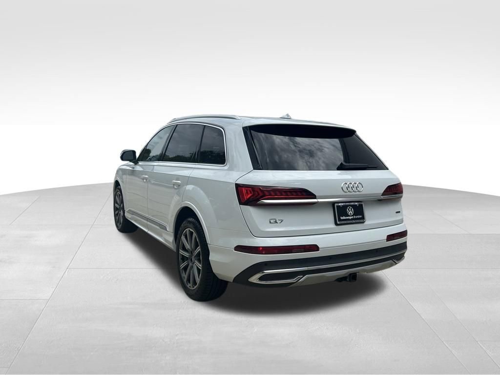 Used 2023 Audi Q7 2.0T Premium w/ Towing Package AWD/4WD image 3