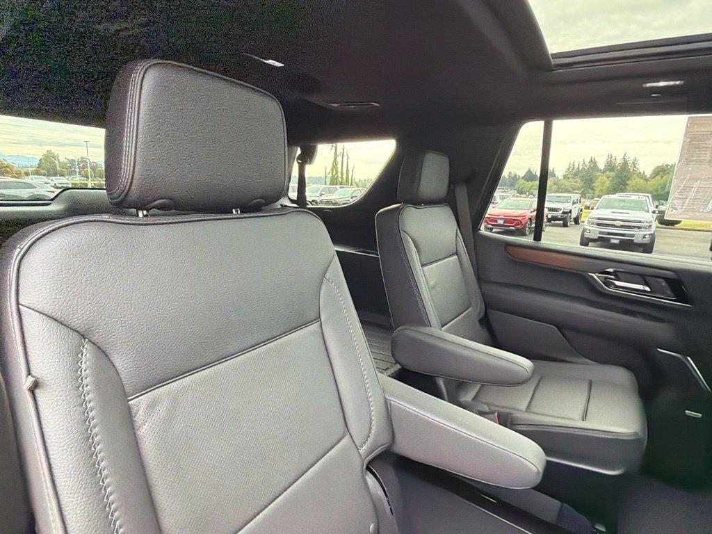 Used 2025 GMC Yukon Denali w/ Denali Reserve Package AWD/4WD image 31