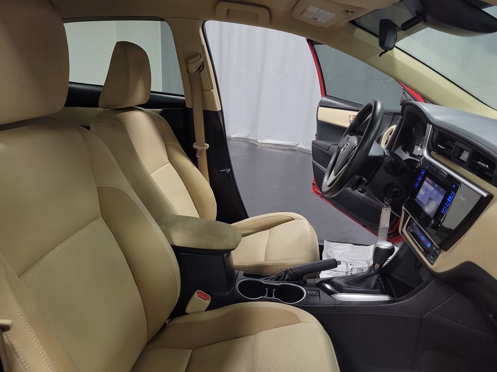 Used 2017 Toyota Corolla LE FWD image 28