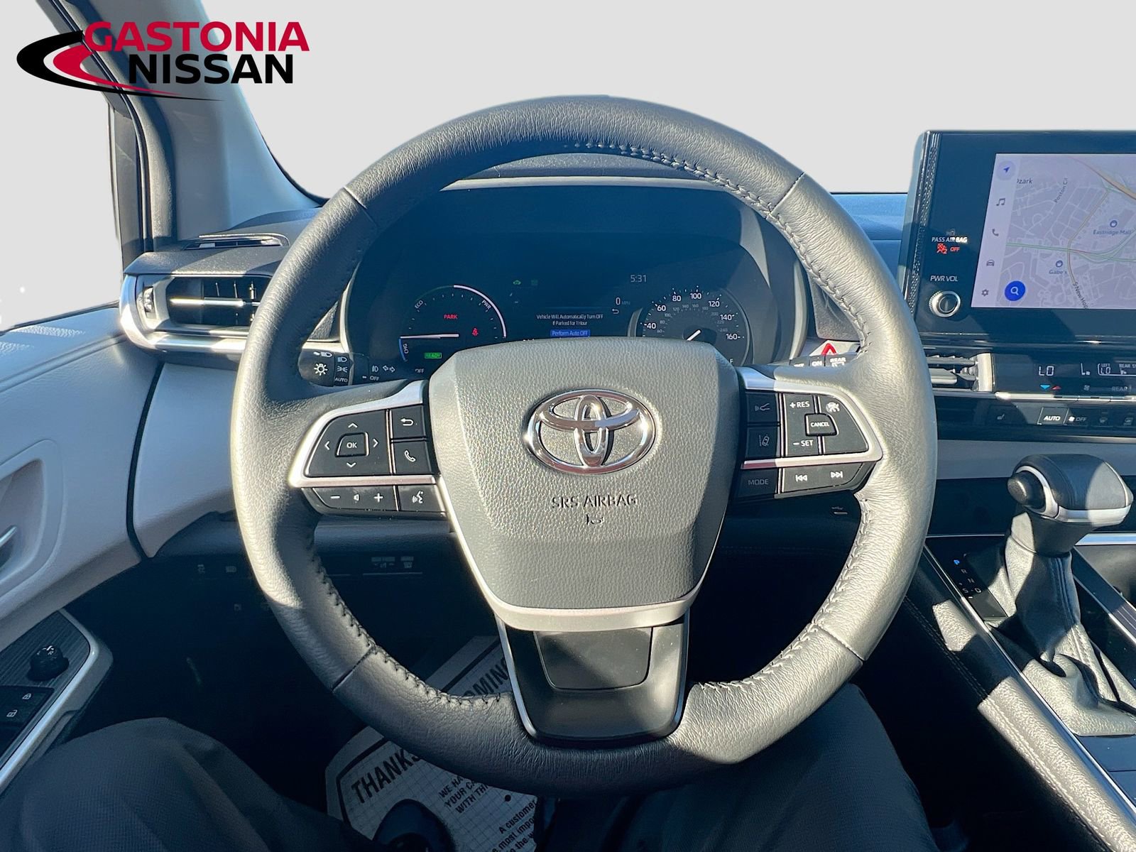 Used 2025 Toyota Sienna XLE image 14