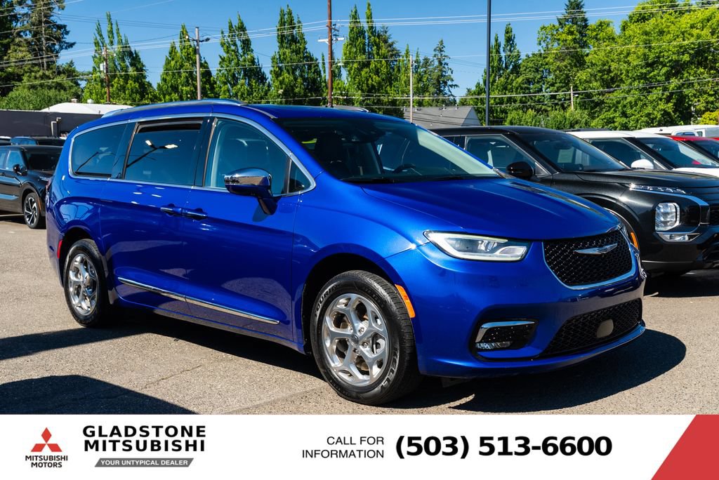 Used 2021 Chrysler Pacifica Limited AWD/4WD image 1
