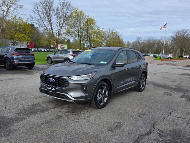 Used 2023 Ford Escape ST-Line Select w/ Tech Pack #1 AWD/4WD image 4