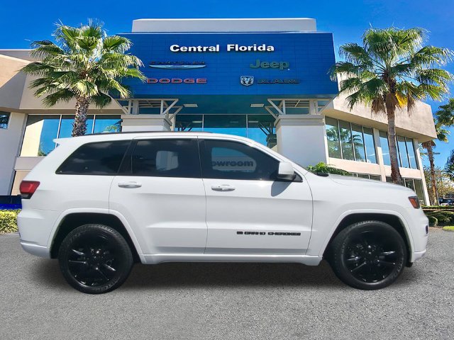 Used 2022 Jeep Grand Cherokee Laredo X RWD image 4