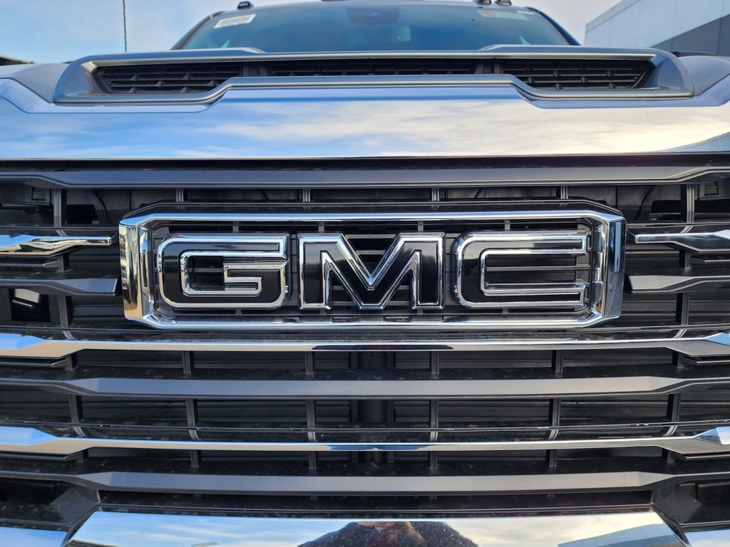 New 2026 GMC Sierra 2500 SLE image 9