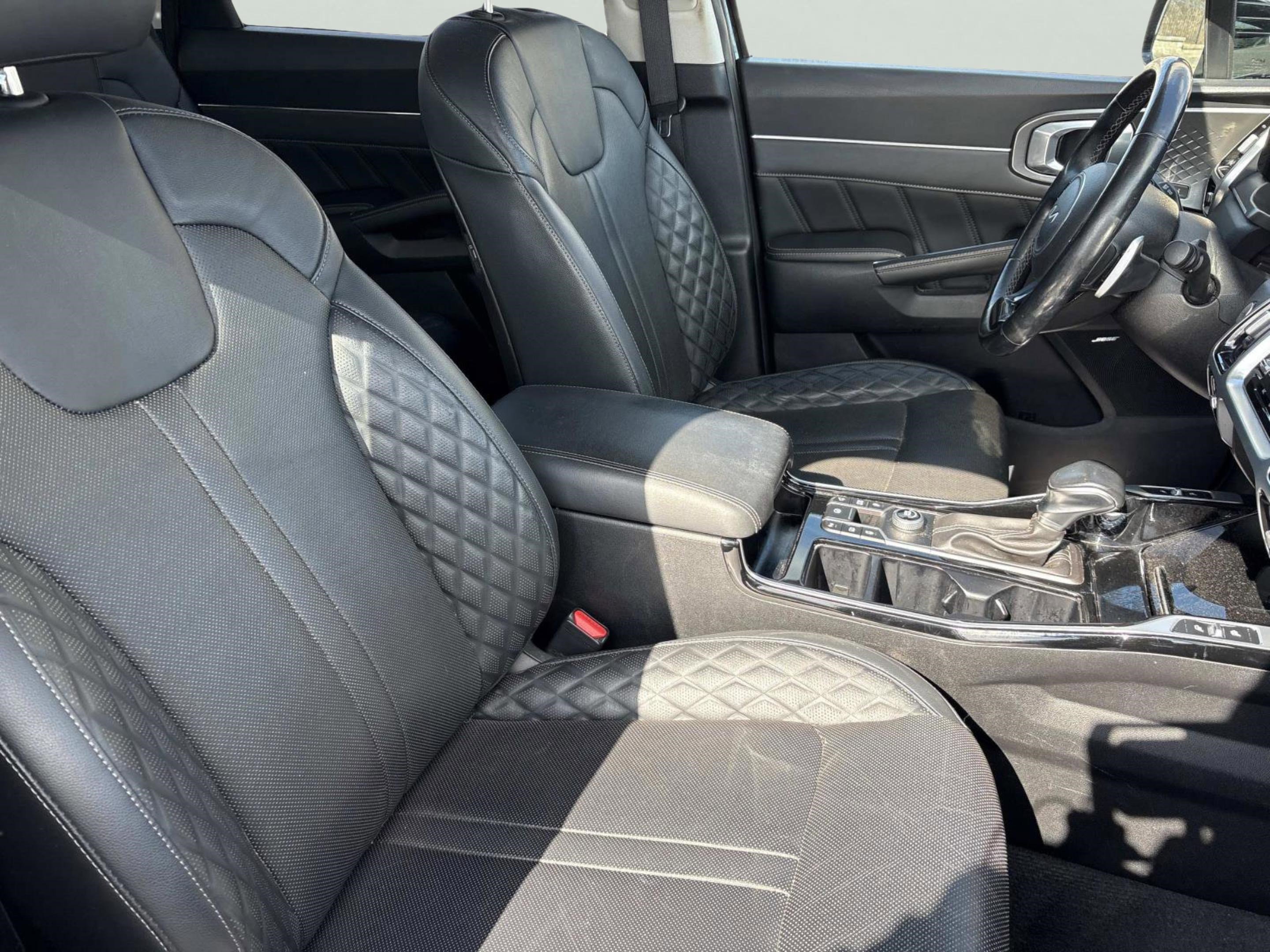 Used 2022 Kia Sorento SX image 24