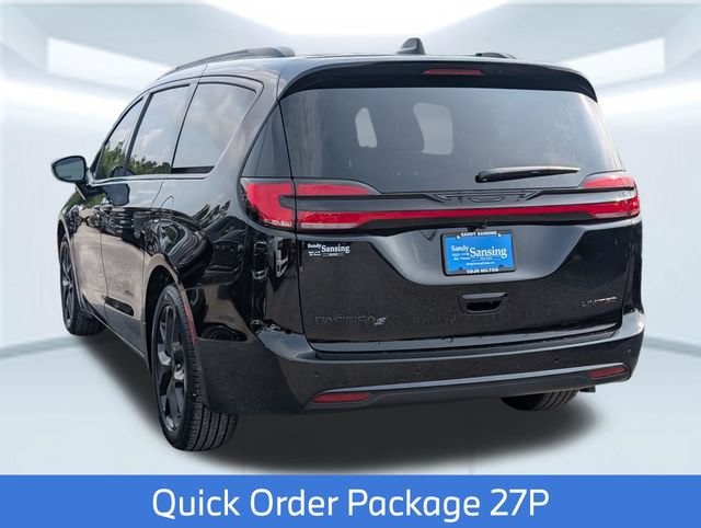 New 2027 Chrysler Pacifica Limited FWD video 3