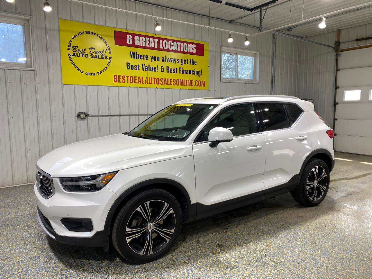 Used 2019 Volvo XC40 T4 Inscription image 1