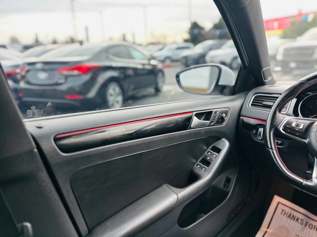 Used 2017 Volkswagen Jetta GLI image 17