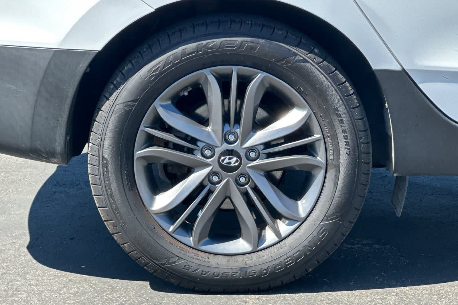 Used 2015 Hyundai Tucson GLS w/ Option Group 02 AWD/4WD image 28