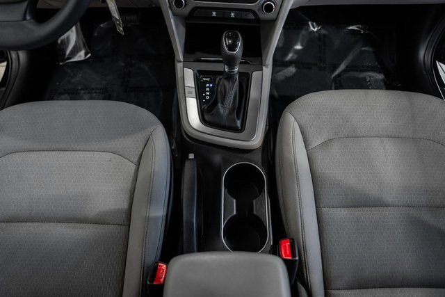 Used 2017 Hyundai Elantra SE image 17