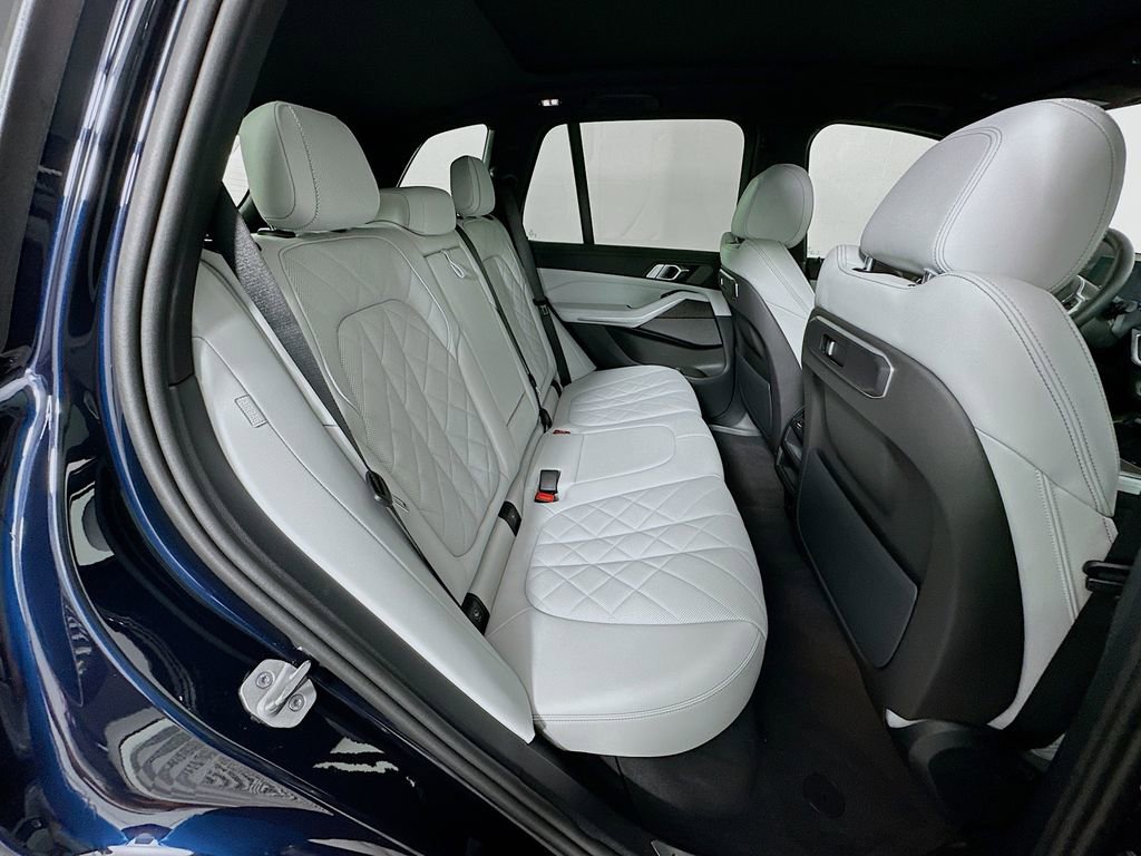 Certified 2024 BMW X5 xDrive40i w/ M Sport Package image 28