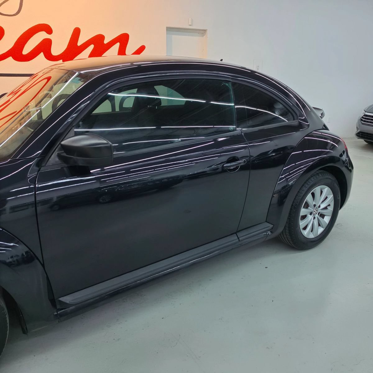 Used 2017 Volkswagen Beetle 1.8T S FWD image 3