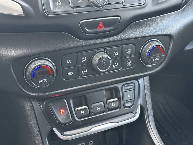 Used 2019 GMC Terrain SLE w/ Driver Convenience Package AWD/4WD image 29