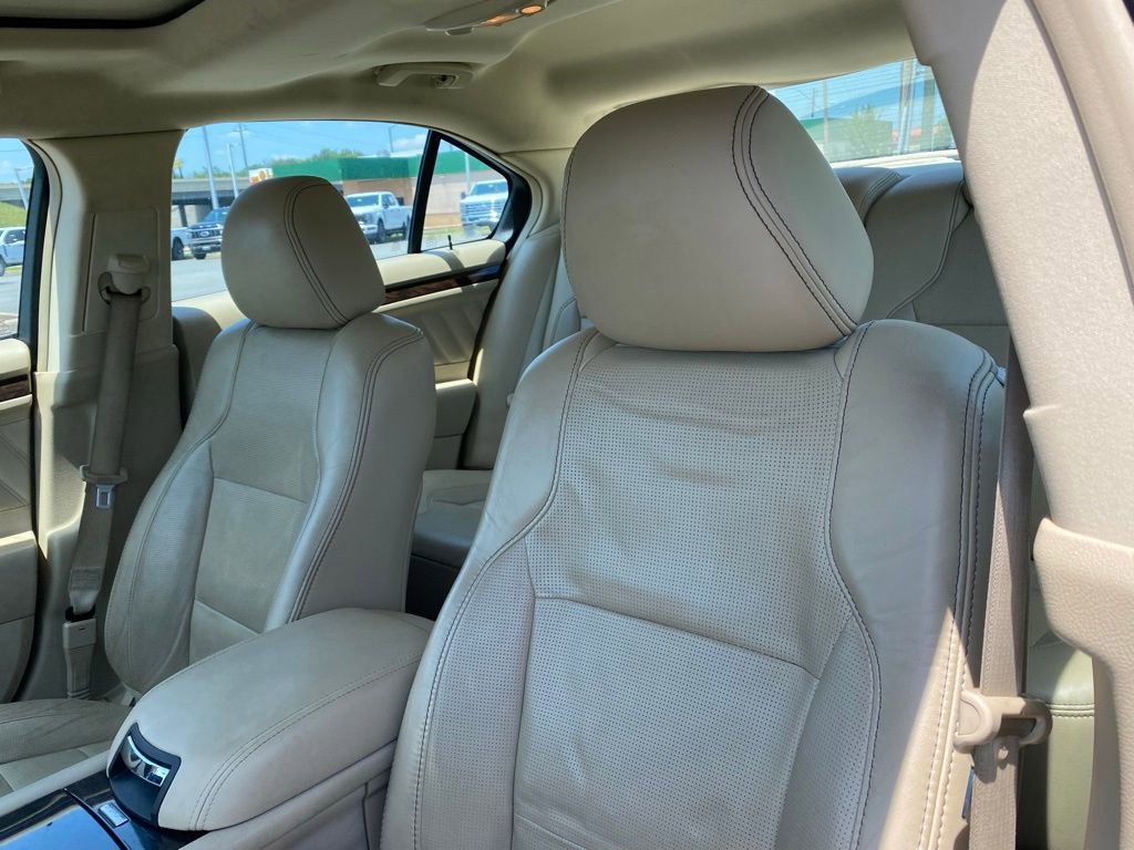 Used 2015 Ford Taurus Limited w/ Equipment Group 301A FWD image 11