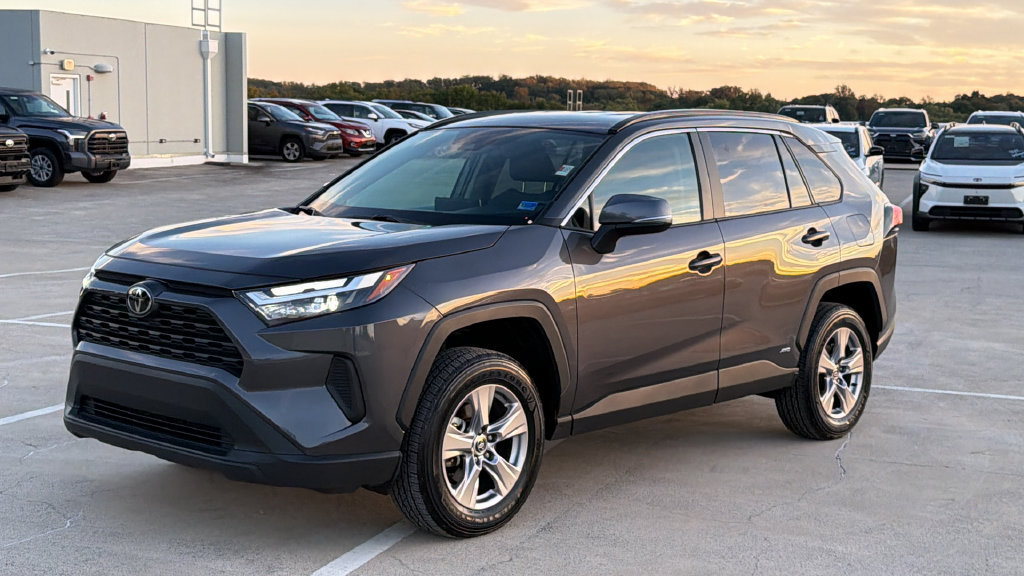 Used 2025 Toyota RAV4 XLE w/ Weather Package AWD/4WD image 2
