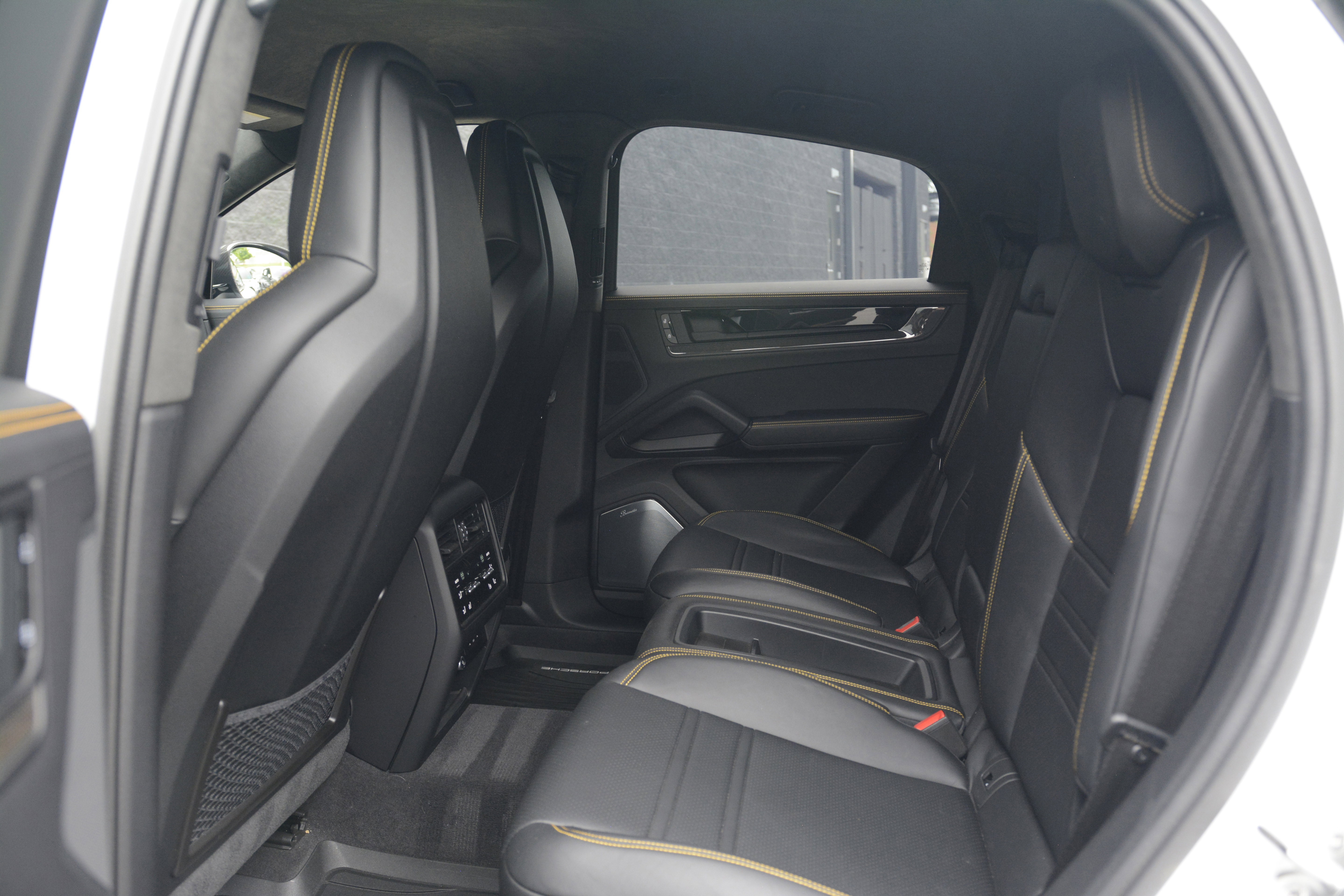 Certified 2024 Porsche Cayenne Turbo GT AWD/4WD image 31