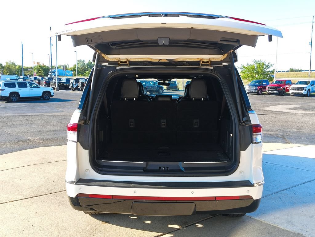 Used 2024 Lincoln Navigator L Reserve w/ Equipment Group 201A AWD/4WD image 20