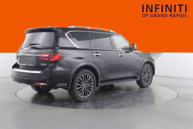 Used 2023 INFINITI QX80 Sensory AWD/4WD image 7