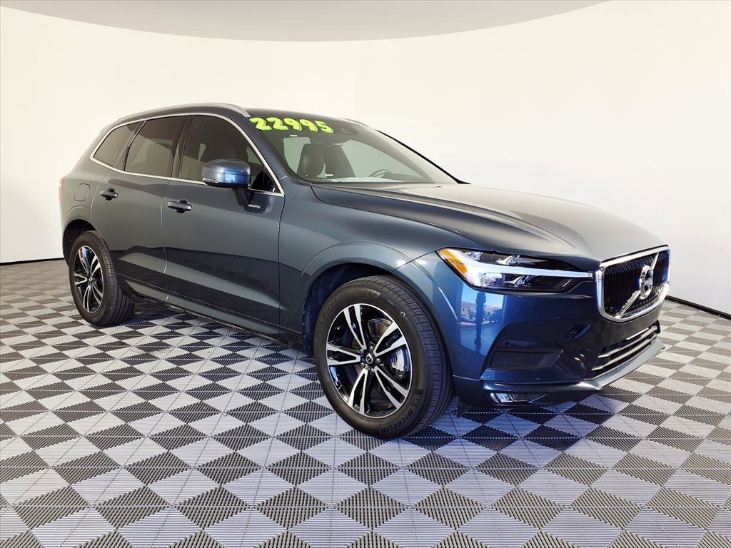 Used 2021 Volvo XC60 T5 Momentum w/ Advanced Package image 3