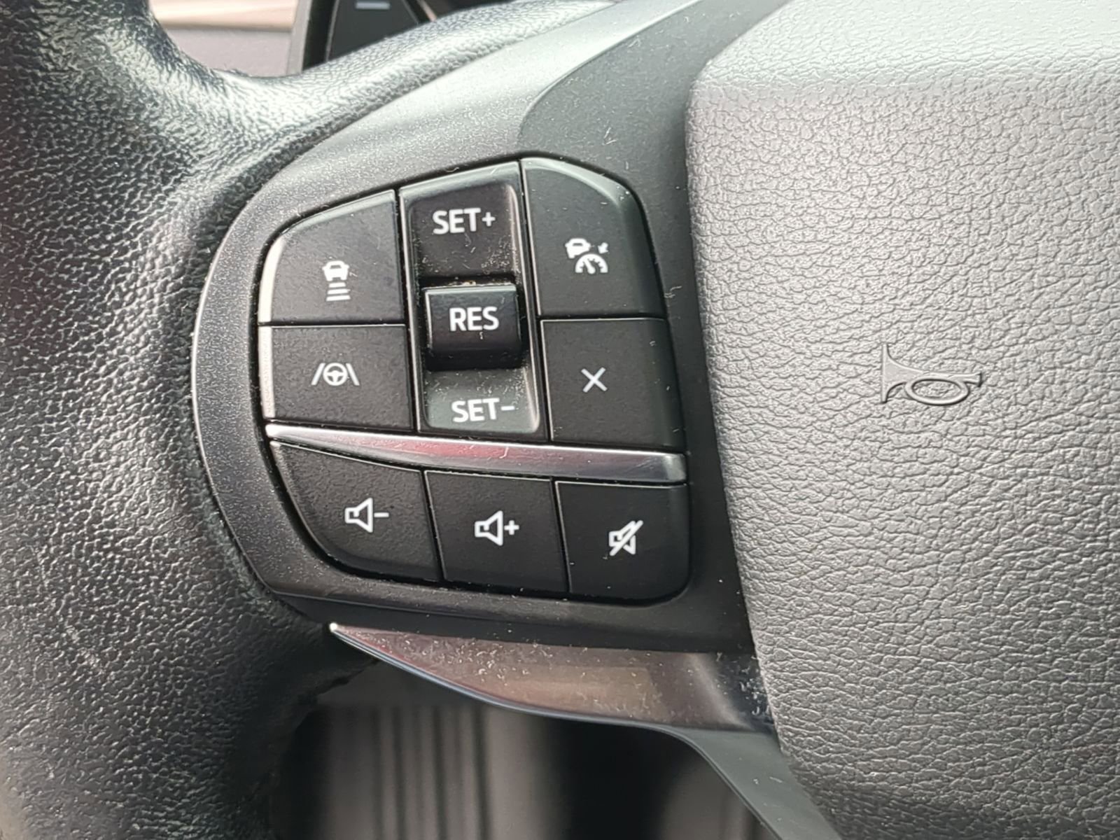 Used 2020 Ford Explorer Limited image 27