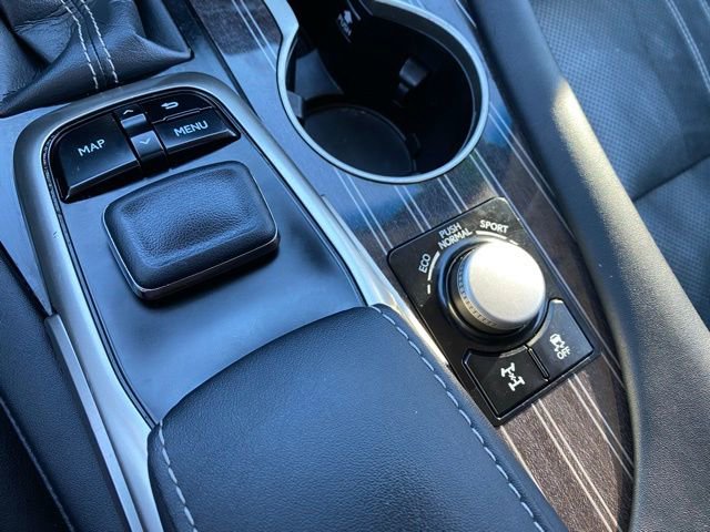 Used 2018 Lexus RX 350L Luxury w/ Cold Area Package (CT) image 17